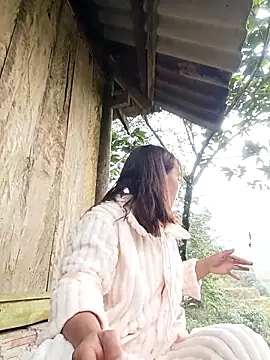 Snapshot of Nguyet2k4 chatting on December 2025 01:14:02 AM Nguyet2k4 online show from December 2025 01:14:02 AM