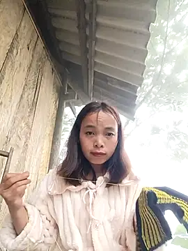 Snapshot of Nguyet2k4 chatting on December 2025 01:21:02 AM Nguyet2k4 online show from December 2025 01:21:02 AM