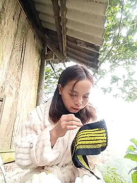 Snapshot of Nguyet2k4 chatting on December 2025 01:54:02 AM Nguyet2k4 online show from December 2025 01:54:02 AM