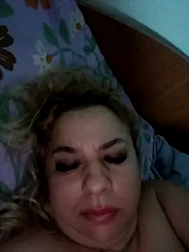 Snapshot of BelleInna chatting on November 2025 09:26:02 PM BelleInna online show from November 2025 09:26:02 PM