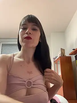 Snapshot of AlanaRius18 chatting on November 2025 11:43:02 AM AlanaRius18 online show from November 2025 11:43:02 AM