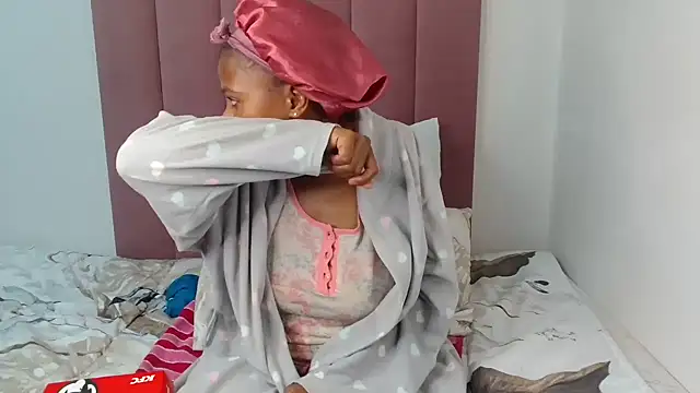 Snapshot of Bubbles156 chatting on November 2025 07:24:01 PM Bubbles156 online show from November 2025 07:24:01 PM