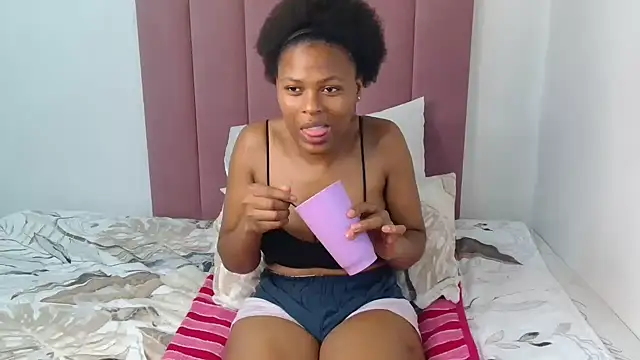 Snapshot of Bubbles156 chatting on November 2025 08:41:01 PM Bubbles156 online show from November 2025 08:41:01 PM