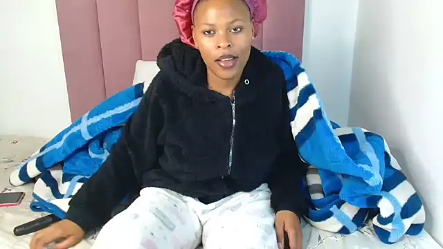 Snapshot of Bubbles156 chatting on November 2025 07:19:01 PM Bubbles156 online show from November 2025 07:19:01 PM