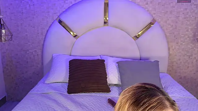 Snapshot of emmy_rose25 chatting on November 2025 11:53:01 AM emmy rose25 online show from November 2025 11:53:01 AM