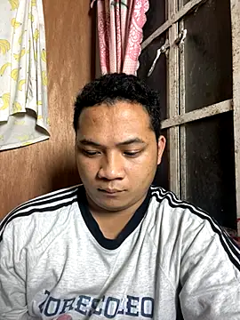 littleredbunny27 online show from October 2025 12:06:01 PM