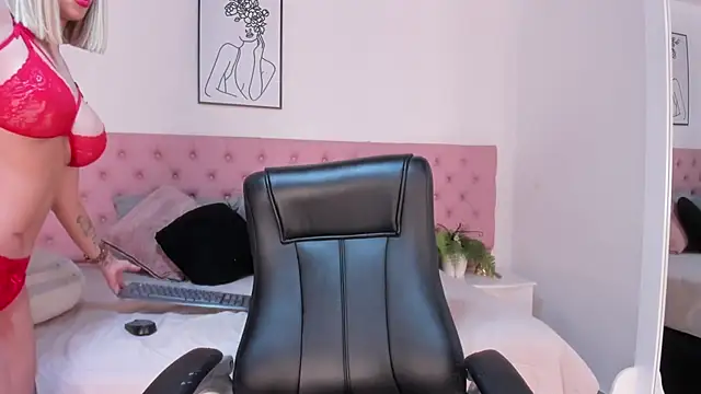 Snapshot of Hanna_Garciia chatting on October 2025 08:20:01 PM Hanna Garciia online show from October 2025 08:20:01 PM