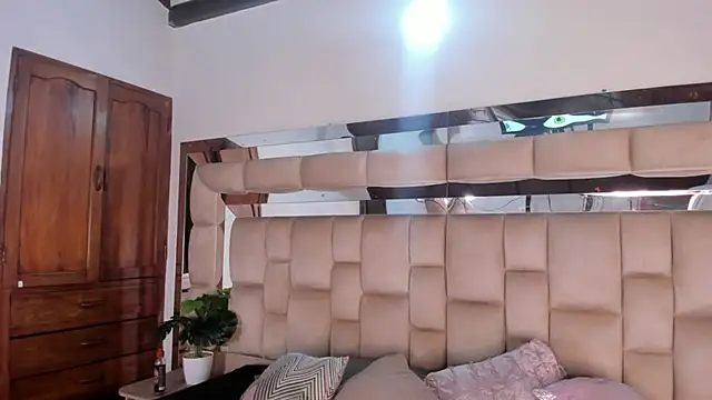 Snapshot of Hanna_Garciia chatting on October 2025 08:21:02 PM Hanna Garciia online show from October 2025 08:21:02 PM