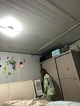 Snapshot of noe-00 chatting on October 2025 02:07:02 PM noe-00 online show from October 2025 02:07:02 PM