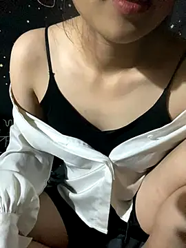 -HaLinh online show from October 2025 03:12:01 PM