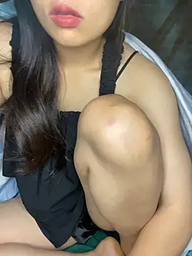 -HaLinh online show from November 2025 02:23:01 PM