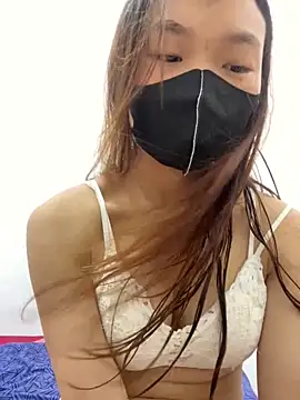 Snapshot of Bella-005 chatting on October 2025 04:06:02 PM Bella-005 online show from October 2025 04:06:02 PM