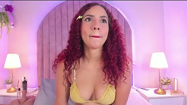 Snapshot of ShaylaDavis chatting on October 2025 07:49:01 PM ShaylaDavis online show from October 2025 07:49:01 PM