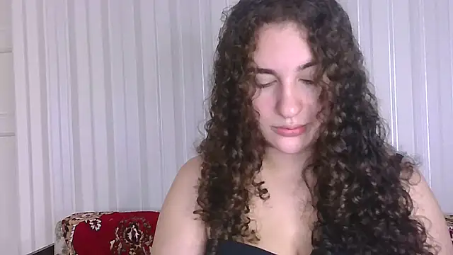 Snapshot of Kiki_Catty chatting on October 2025 09:32:01 AM Kiki Catty online show from October 2025 09:32:01 AM