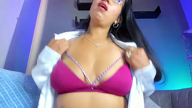 Snapshot of charlhot_ chatting on October 2025 01:10:02 PM charlhot online show from October 2025 01:10:02 PM