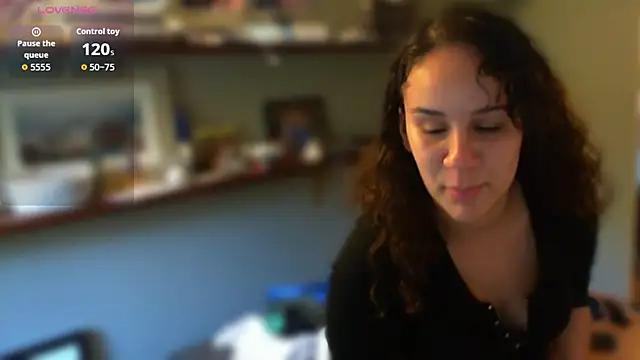 Snapshot of ravensoto chatting on November 2025 01:15:01 AM ravensoto online show from November 2025 01:15:01 AM