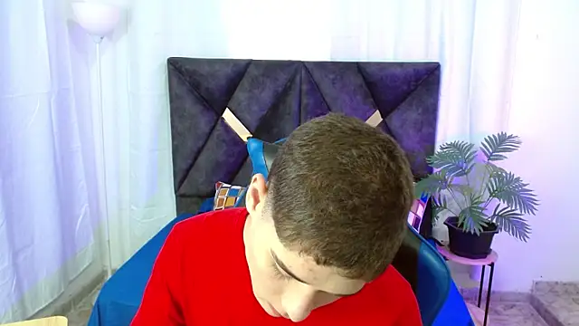 Snapshot of Mattass18 chatting on October 2025 01:34:01 PM Mattass18 online show from October 2025 01:34:01 PM