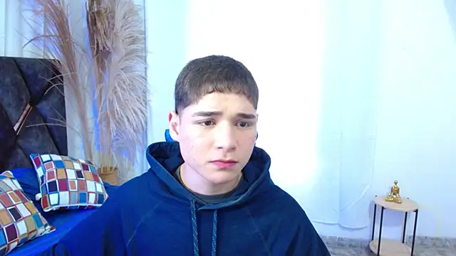 Snapshot of Mattass18 chatting on November 2025 01:21:02 PM Mattass18 online show from November 2025 01:21:02 PM