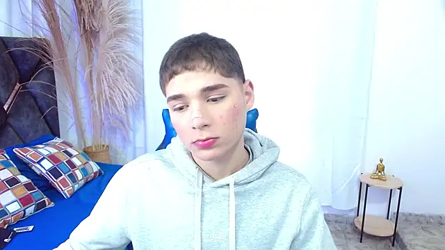 Snapshot of Mattass18 chatting on November 2025 12:49:02 PM Mattass18 online show from November 2025 12:49:02 PM