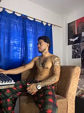 Snapshot of Kylian_Alessandro chatting on October 2025 12:06:02 PM Kylian Alessandro online show from October 2025 12:06:02 PM