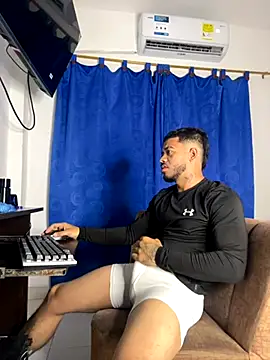 Snapshot of Kylian_Alessandro chatting on November 2025 06:34:01 AM Kylian Alessandro online show from November 2025 06:34:01 AM