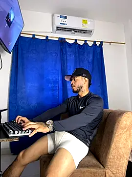 Snapshot of Kylian_Alessandro chatting on November 2025 03:11:01 PM Kylian Alessandro online show from November 2025 03:11:01 PM