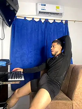 Snapshot of Kylian_Alessandro chatting on December 2025 06:43:02 AM Kylian Alessandro online show from December 2025 06:43:02 AM