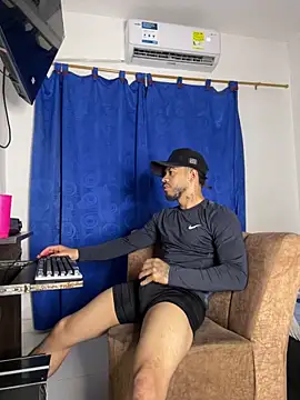 Snapshot of Kylian_Alessandro chatting on December 2025 09:46:02 AM Kylian Alessandro online show from December 2025 09:46:02 AM