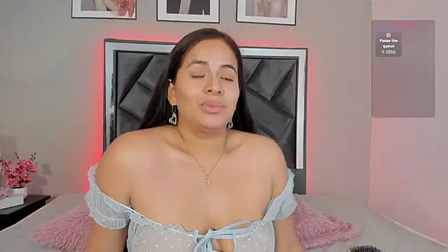 Snapshot of zoe_longhair chatting on October 2025 06:37:01 PM zoe longhair online show from October 2025 06:37:01 PM