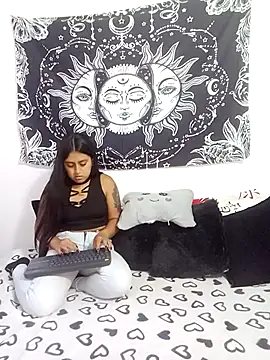 Snapshot of abby_n_emily chatting on November 2025 12:28:02 PM abby n emily online show from November 2025 12:28:02 PM