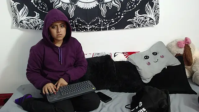 Snapshot of abby_n_emily chatting on November 2025 12:27:02 PM abby n emily online show from November 2025 12:27:02 PM