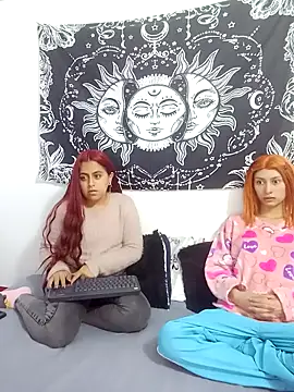 Snapshot of abby_n_emily chatting on November 2025 12:27:01 PM abby n emily online show from November 2025 12:27:01 PM