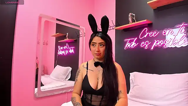 Snapshot of JuliethCruz_ chatting on October 2025 05:03:01 PM JuliethCruz online show from October 2025 05:03:01 PM