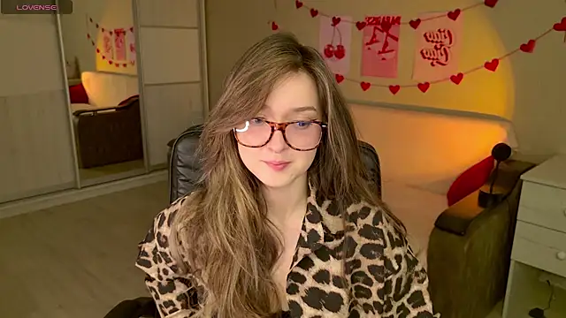 Snapshot of BellaSink chatting on December 2025 05:48:01 AM BellaSink online show from December 2025 05:48:01 AM