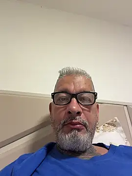 roygomez online show from October 2025 08:00:02 PM