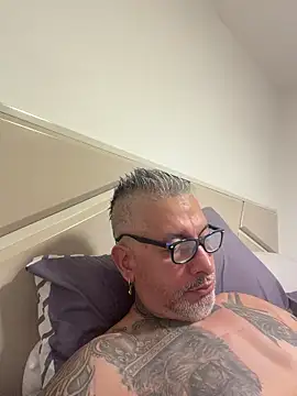 roygomez online show from November 2025 06:51:01 PM