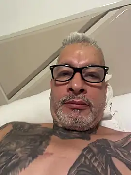 roygomez online show from November 2025 08:32:01 PM