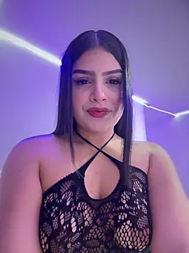 Lucianacuoper online show from October 2025 03:53:02 AM