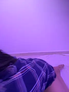 Lucianacuoper online show from October 2025 08:20:01 PM