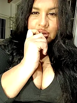 Sexylips200 online show from November 2025 06:23:01 AM