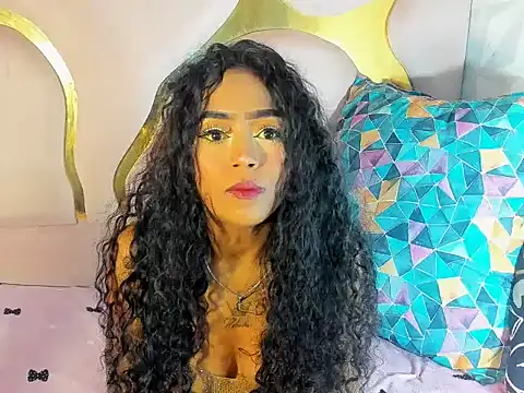 Snapshot of camilaqueenh chatting on October 2025 01:19:01 AM camilaqueenh online show from October 2025 01:19:01 AM