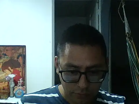 Snapshot of DariusNoir chatting on October 2025 01:42:02 AM DariusNoir online show from October 2025 01:42:02 AM