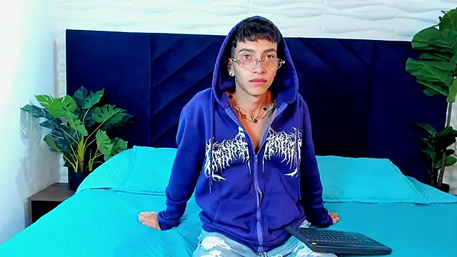 Snapshot of Tiam_muller chatting on October 2025 03:47:02 AM Tiam muller online show from October 2025 03:47:02 AM