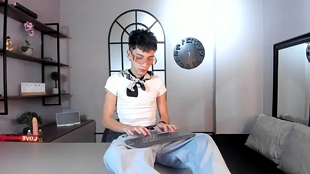 Snapshot of Tiam_muller chatting on November 2025 08:05:01 PM Tiam muller online show from November 2025 08:05:01 PM