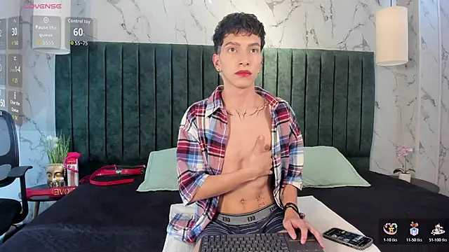 Snapshot of Tiam_muller chatting on December 2025 03:48:01 AM Tiam muller online show from December 2025 03:48:01 AM