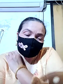 Snapshot of Moyna_1 chatting on October 2025 07:33:01 AM Moyna 1 online show from October 2025 07:33:01 AM