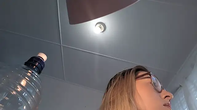 Snapshot of DemigoddessLexie chatting on October 2025 04:31:02 AM DemigoddessLexie online show from October 2025 04:31:02 AM