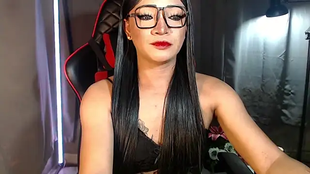 Snapshot of smokeprincess chatting on December 2025 04:11:01 PM smokeprincess online show from December 2025 04:11:01 PM