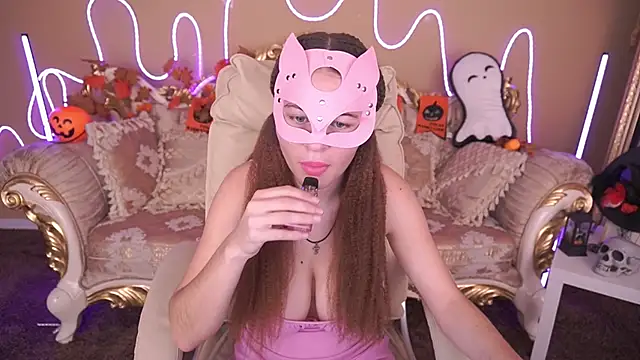 Snapshot of QueenEvieX chatting on October 2025 06:59:01 AM QueenEvieX online show from October 2025 06:59:01 AM