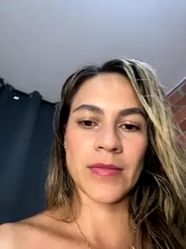 Snapshot of valentina_herrrera chatting on November 2025 03:40:02 AM valentina herrrera online show from November 2025 03:40:02 AM